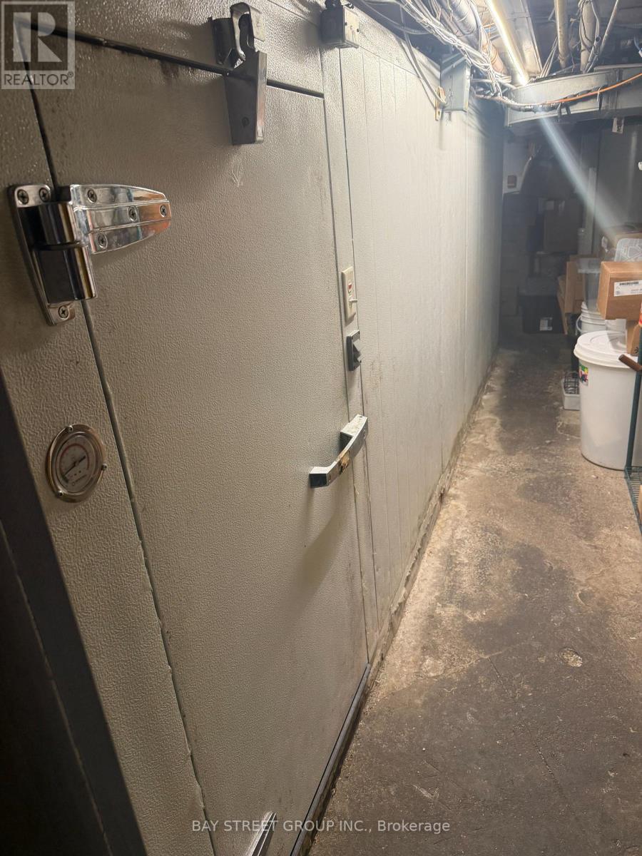 409 Spadina Avenue, Toronto (Kensington-Chinatown), Ontario  M5T 2G6 - Photo 14 - C12921580