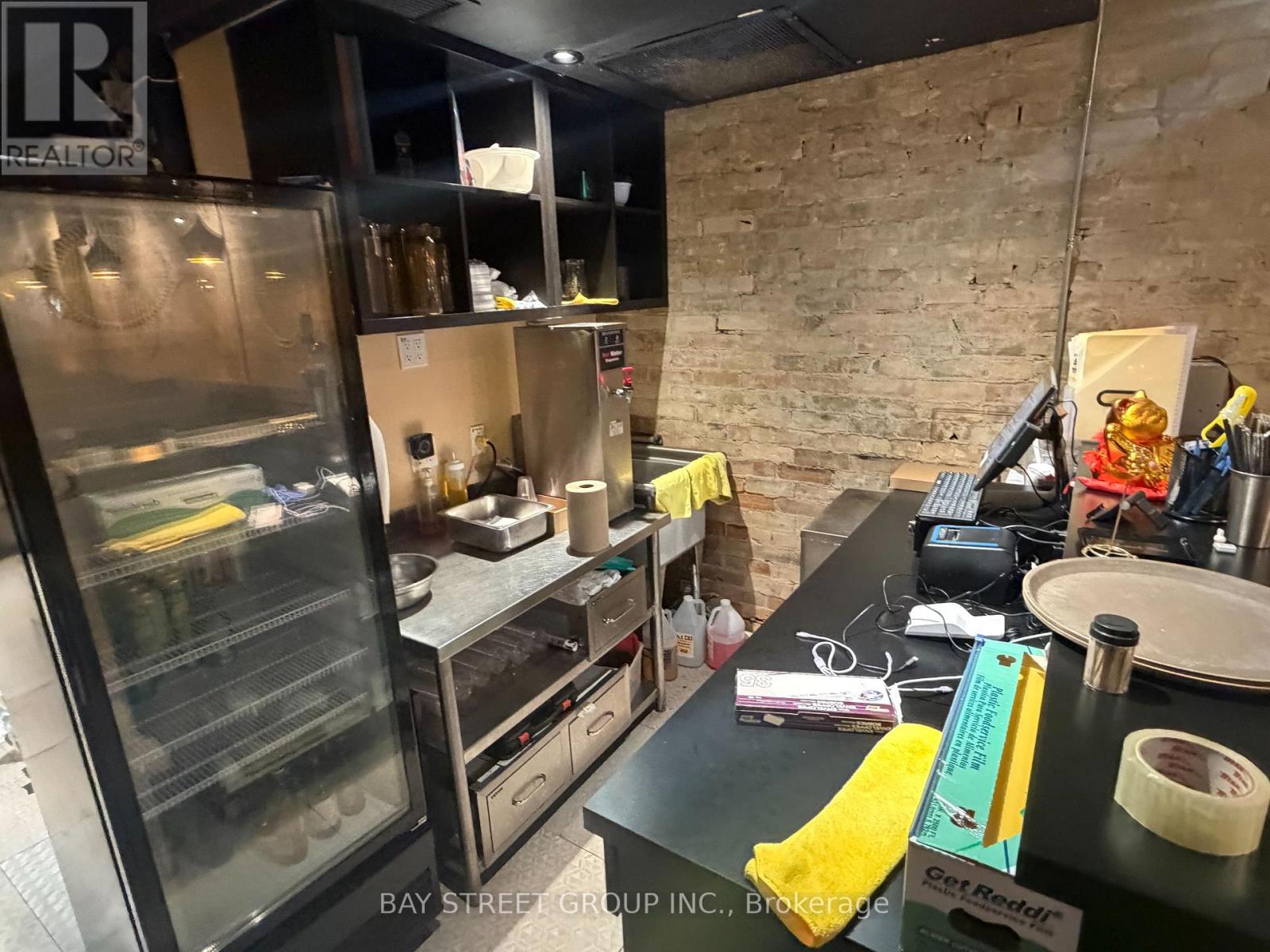 409 Spadina Avenue, Toronto (Kensington-Chinatown), Ontario  M5T 2G6 - Photo 6 - C12921580