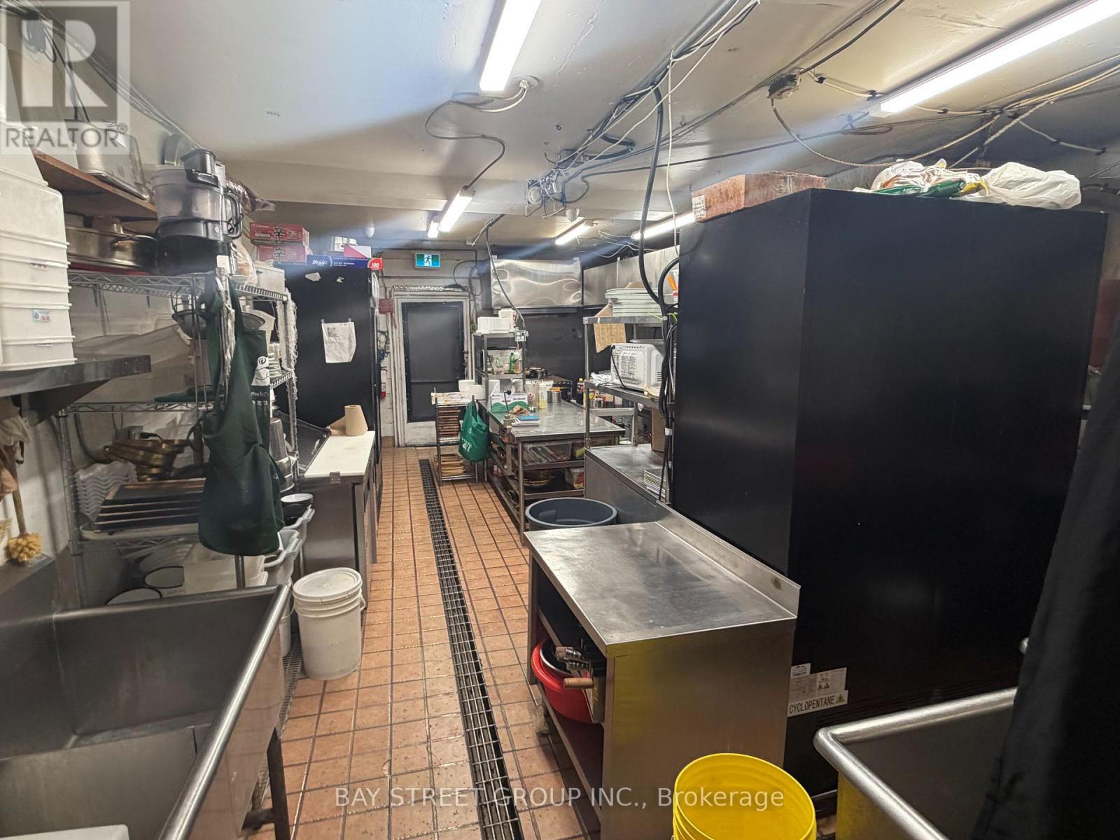 409 Spadina Avenue, Toronto (Kensington-Chinatown), Ontario  M5T 2G6 - Photo 9 - C12921580