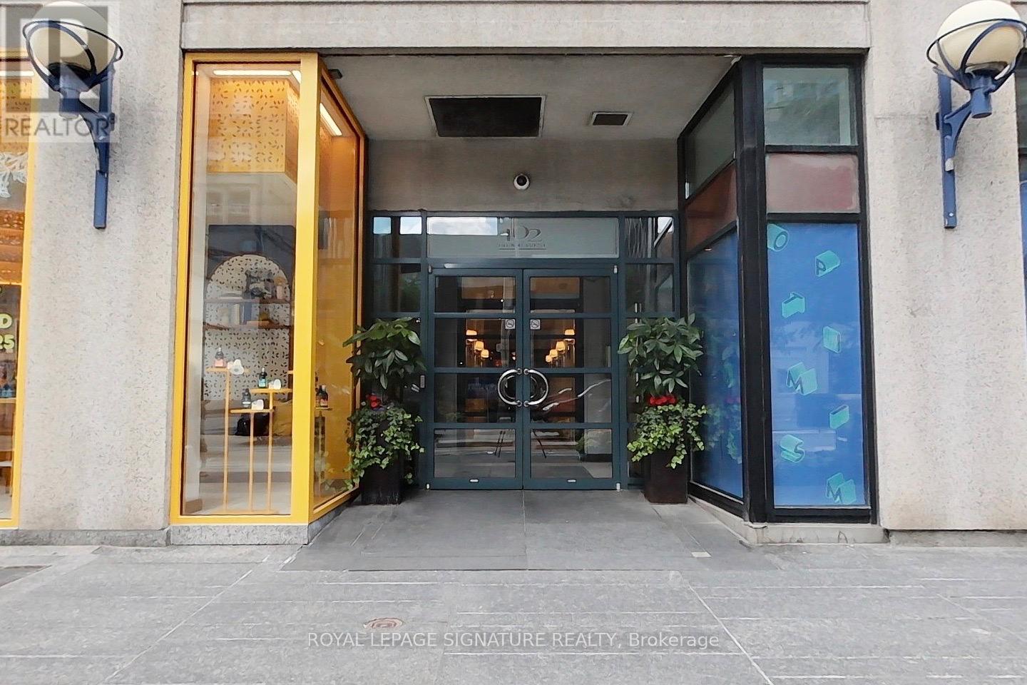 810 - 102 Bloor Street W, Toronto, Ontario  M5S 1M8 - Photo 2 - C12921584