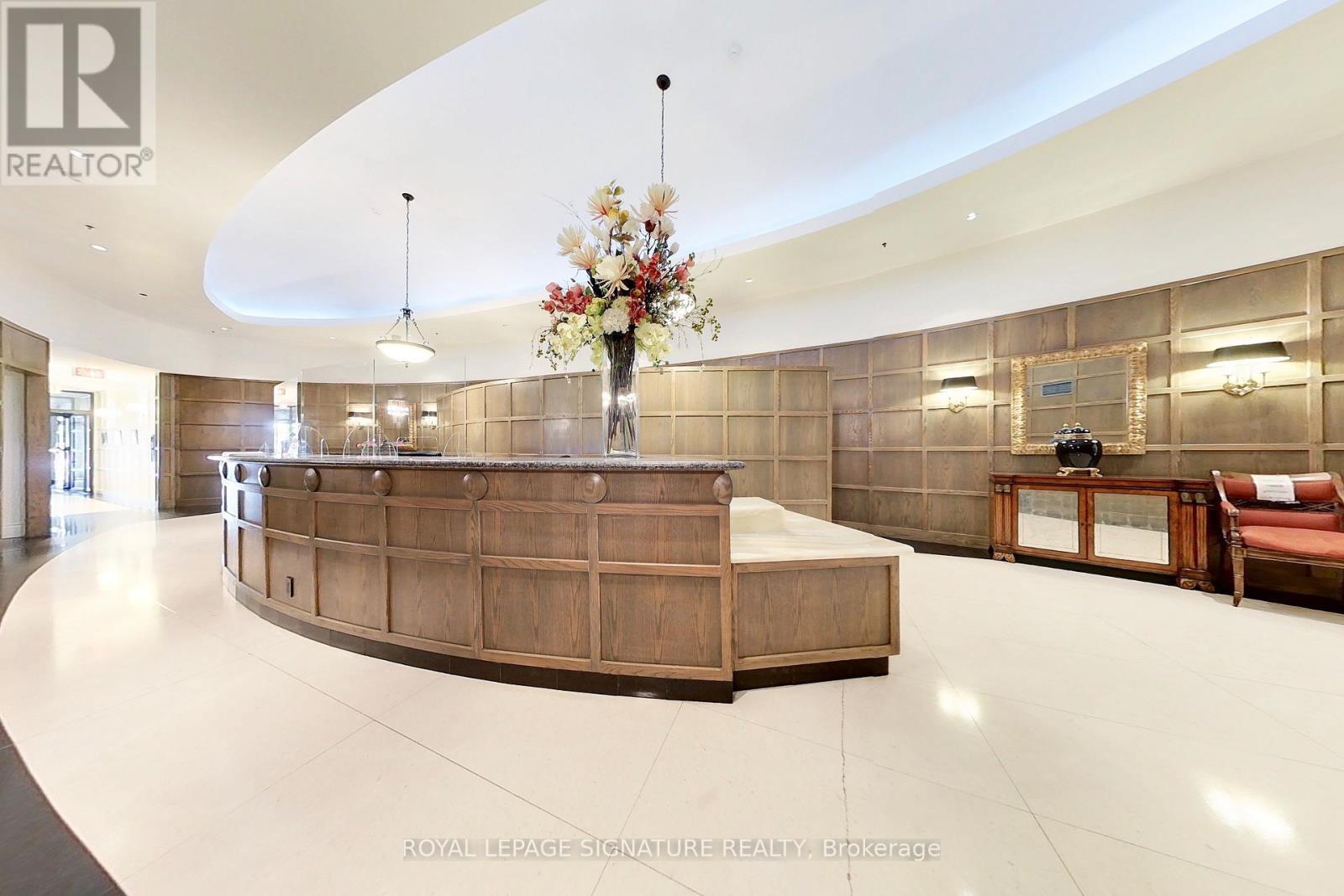 810 - 102 Bloor Street W, Toronto, Ontario  M5S 1M8 - Photo 3 - C12921584