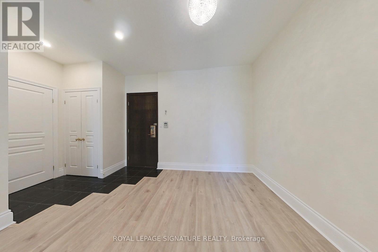 810 - 102 Bloor Street W, Toronto, Ontario  M5S 1M8 - Photo 4 - C12921584