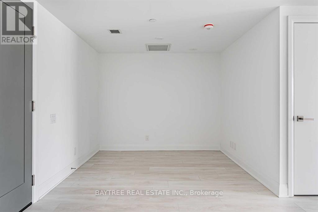 414 - 33 Frederick Todd Way, Toronto (Thorncliffe Park), Ontario  M4G 0C9 - Photo 7 - C12921606