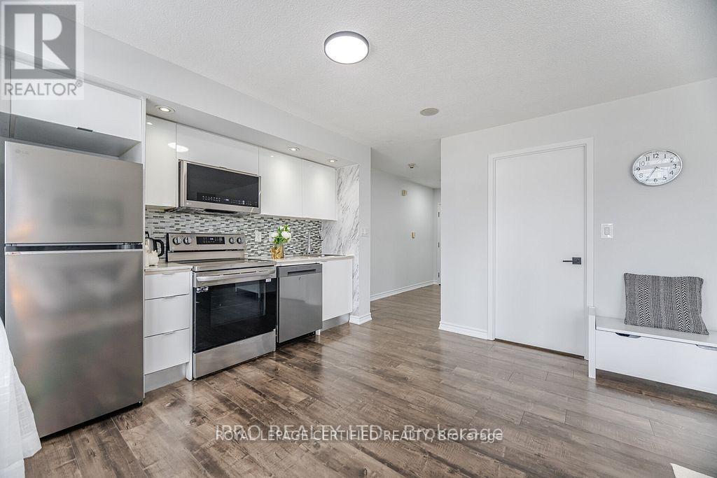 1015 - 25 Telegram Mews, Toronto, Ontario  M5V 3Z1 - Photo 15 - C12921622