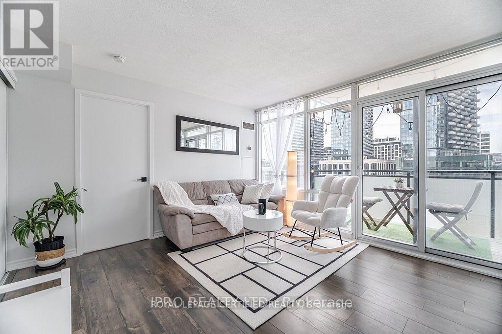 1015 - 25 Telegram Mews, Toronto, Ontario  M5V 3Z1 - Photo 18 - C12921622