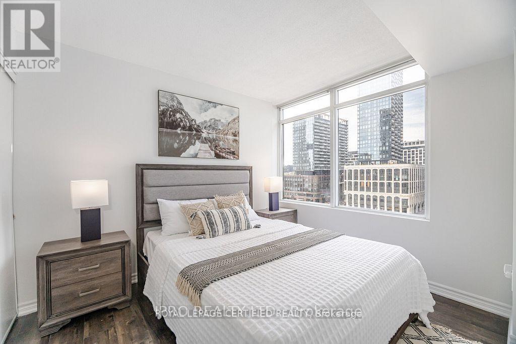 1015 - 25 Telegram Mews, Toronto, Ontario  M5V 3Z1 - Photo 22 - C12921622