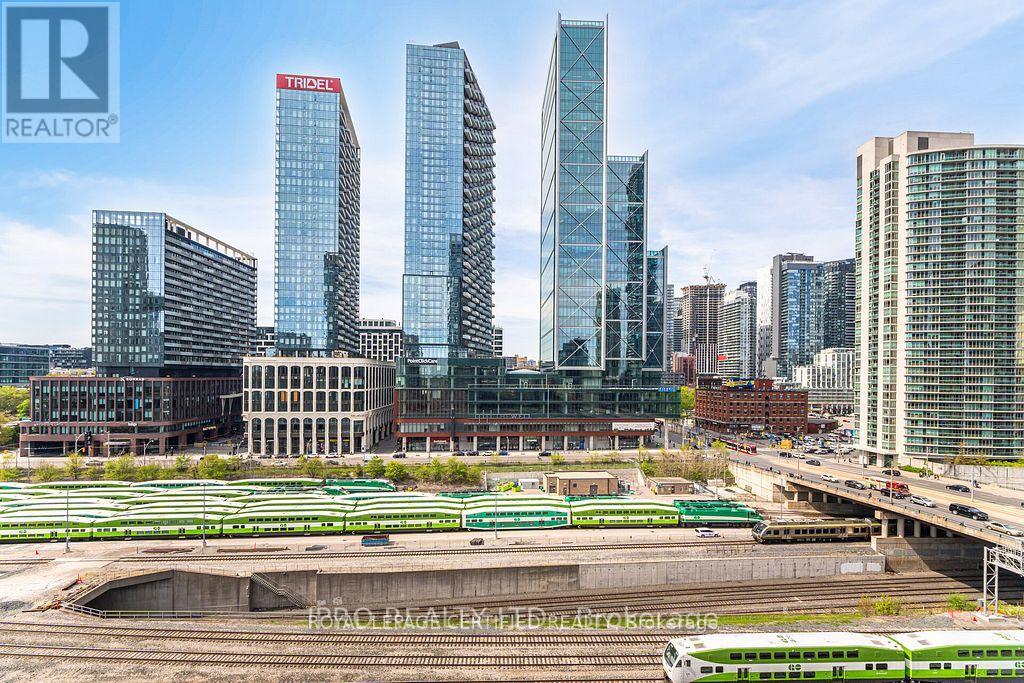 1015 - 25 Telegram Mews, Toronto, Ontario  M5V 3Z1 - Photo 29 - C12921622