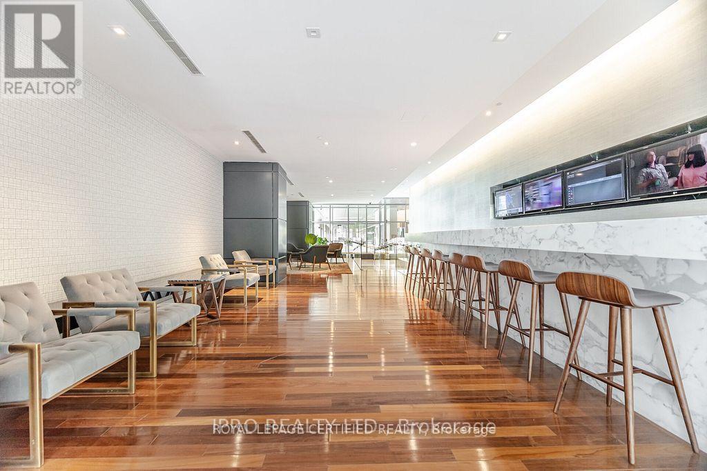 1015 - 25 Telegram Mews, Toronto, Ontario  M5V 3Z1 - Photo 4 - C12921622