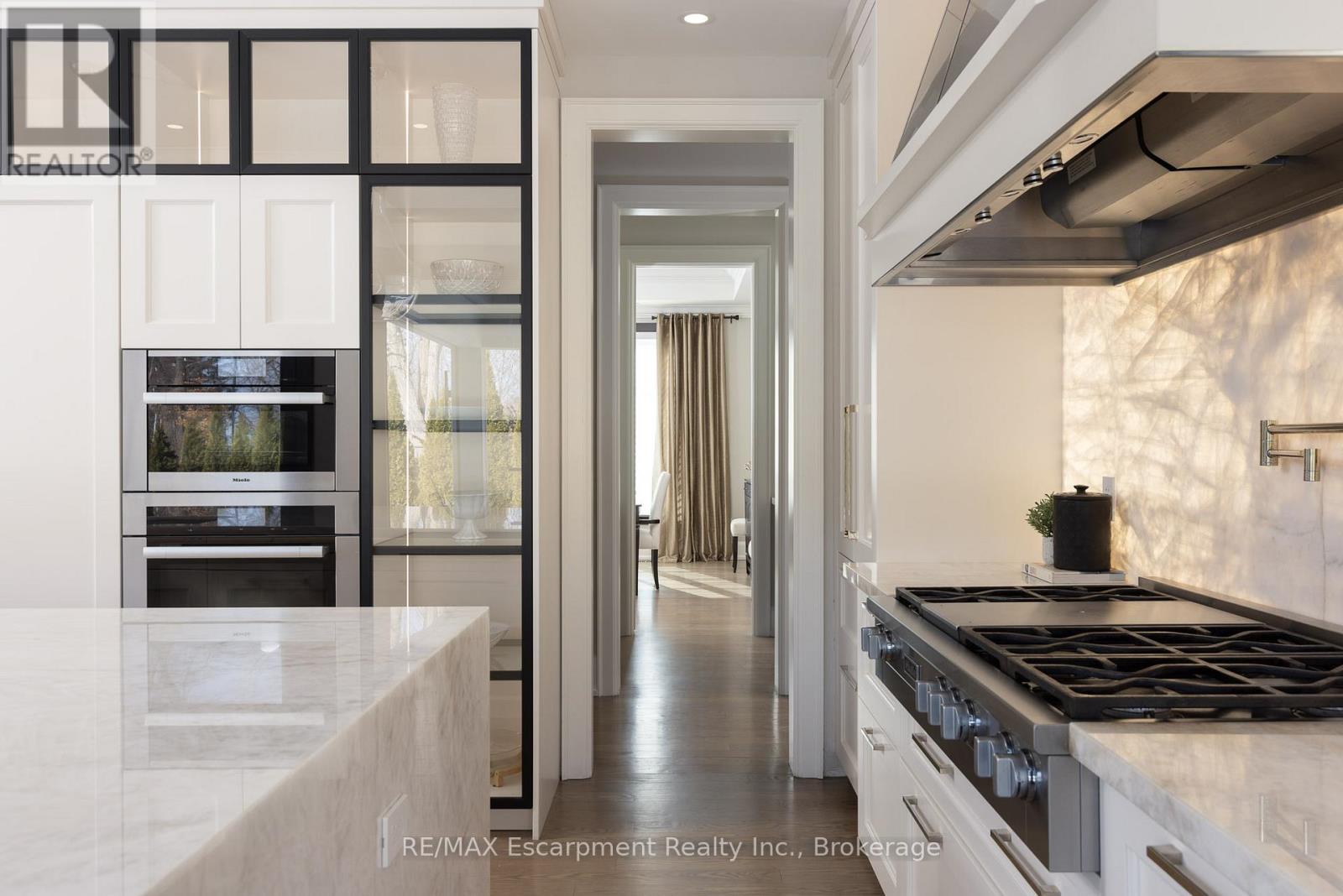 15 Lambert Common, Oakville, Ontario  L6K 0H6 - Photo 11 - W12919550