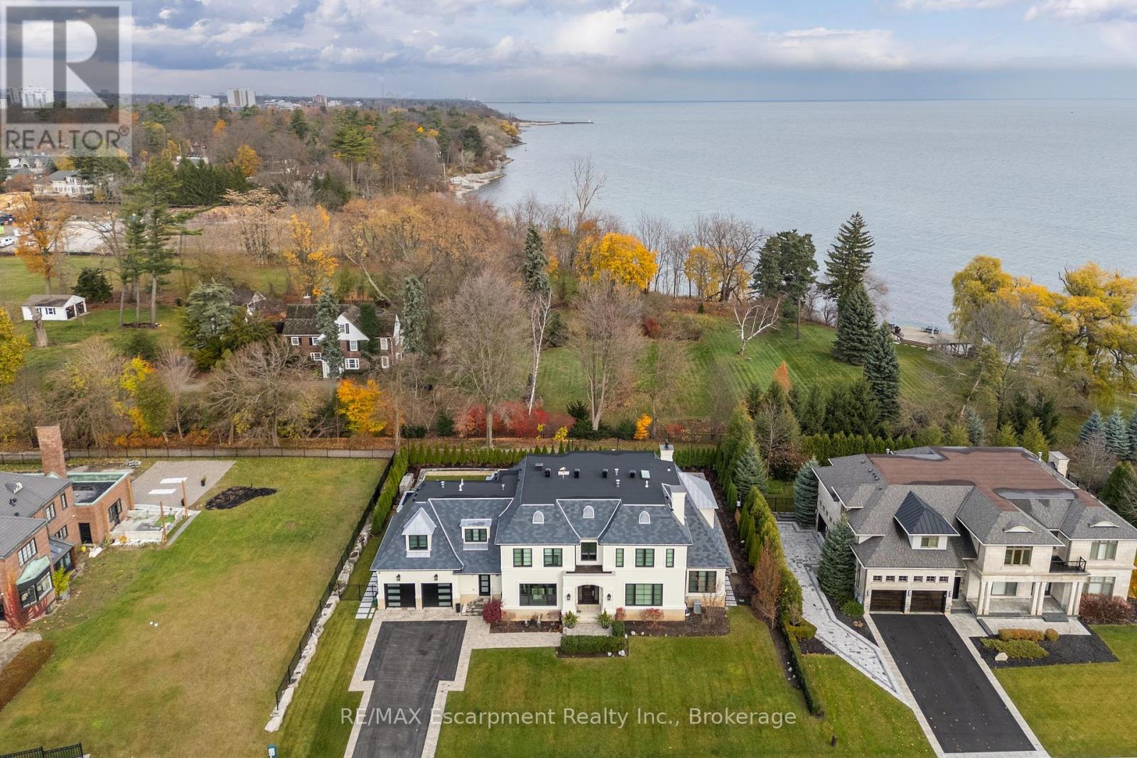 15 Lambert Common, Oakville, Ontario  L6K 0H6 - Photo 3 - W12919550