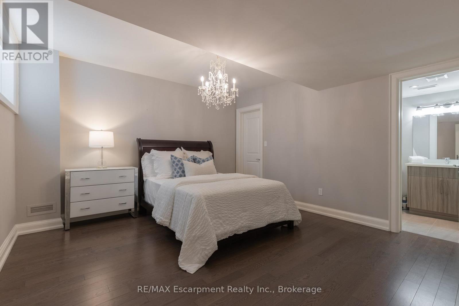 15 Lambert Common, Oakville, Ontario  L6K 0H6 - Photo 43 - W12919550