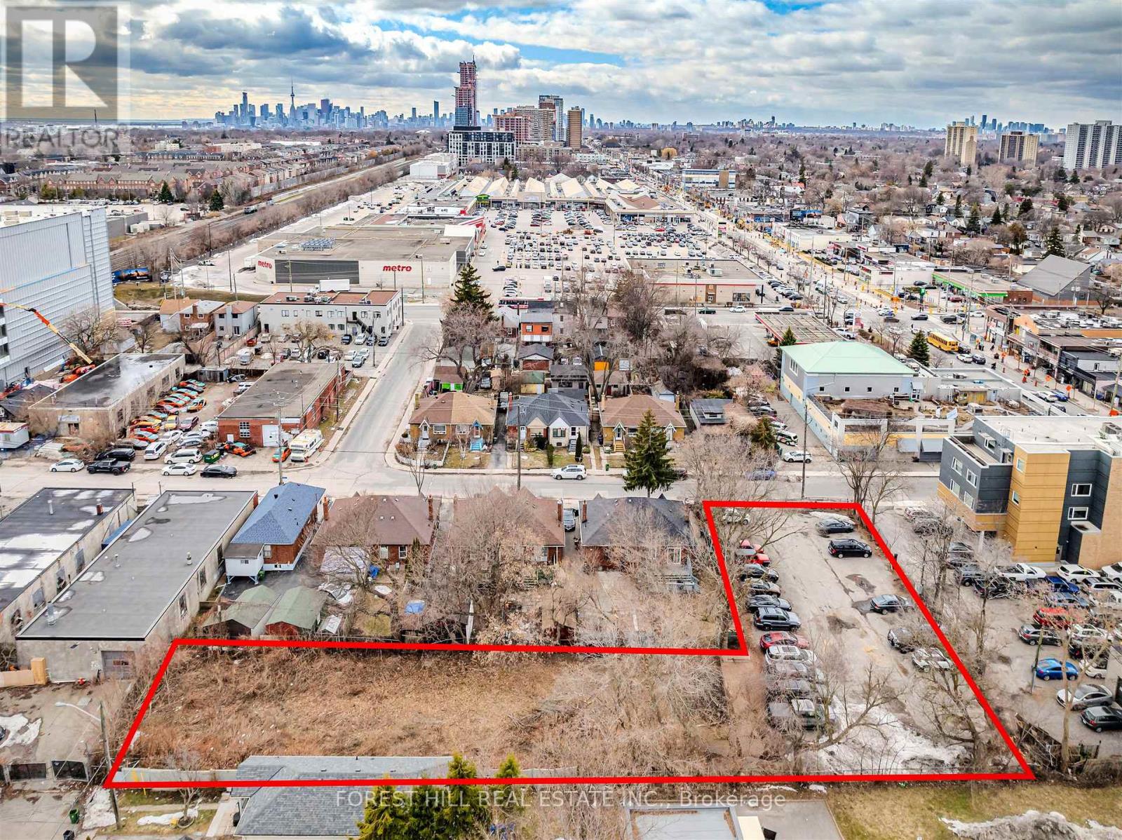 39 Thora Avenue, Toronto, Ontario  M1L 2P7 - Photo 4 - E12921600