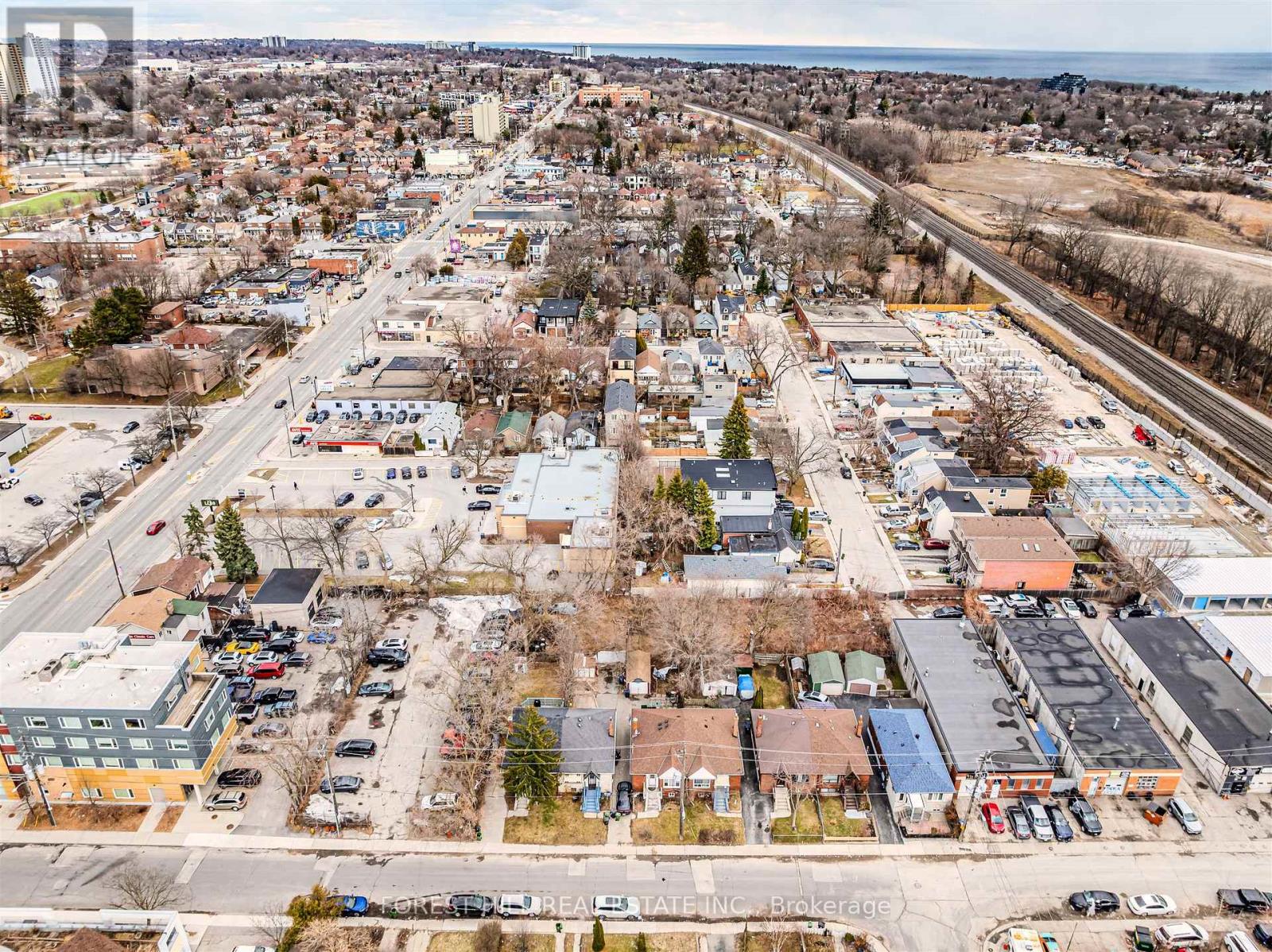 39 Thora Avenue, Toronto, Ontario  M1L 2P7 - Photo 7 - E12921600