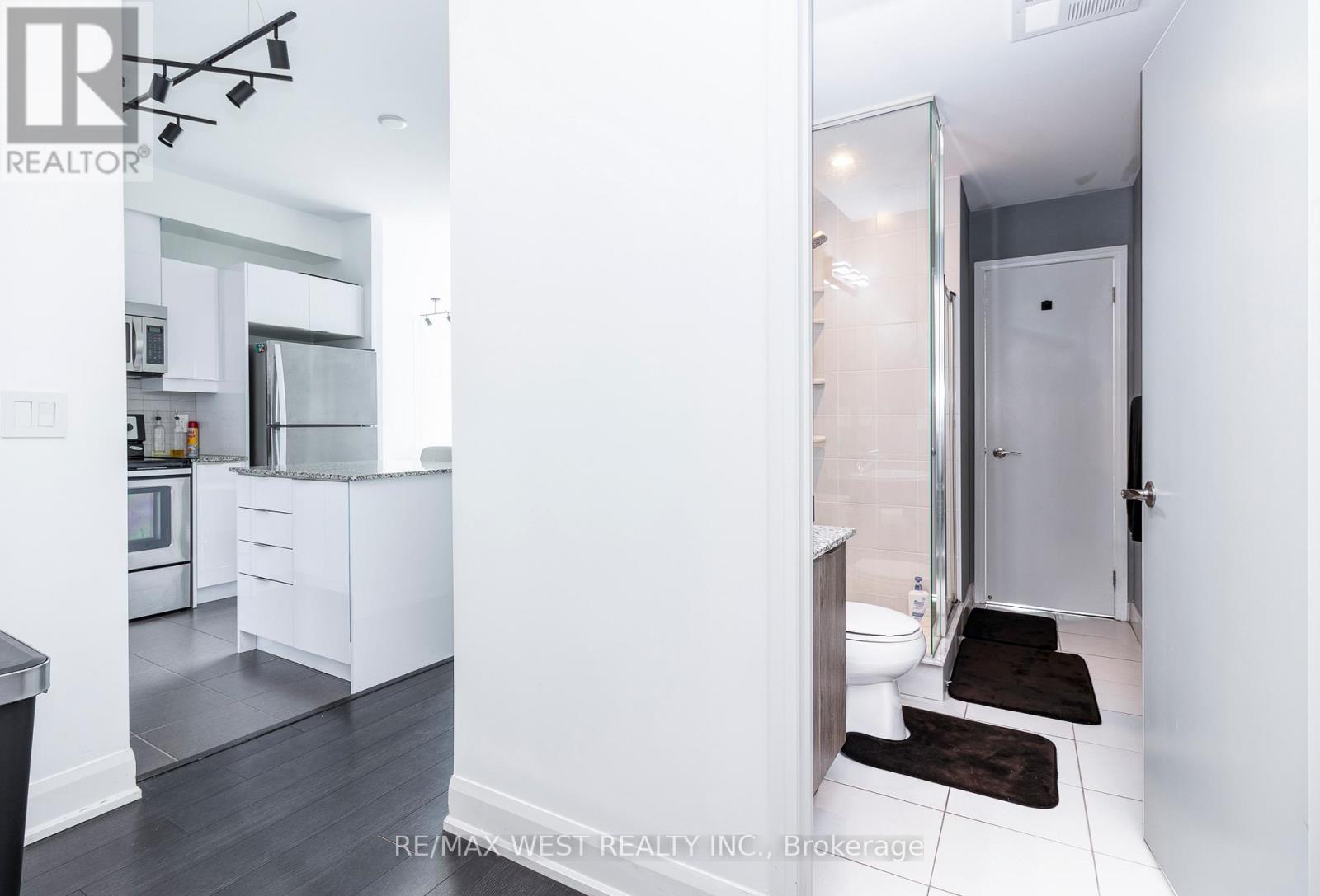 2303 - 2910 Highway 7 Road, Vaughan, Ontario  L4K 0H8 - Photo 7 - N12921572