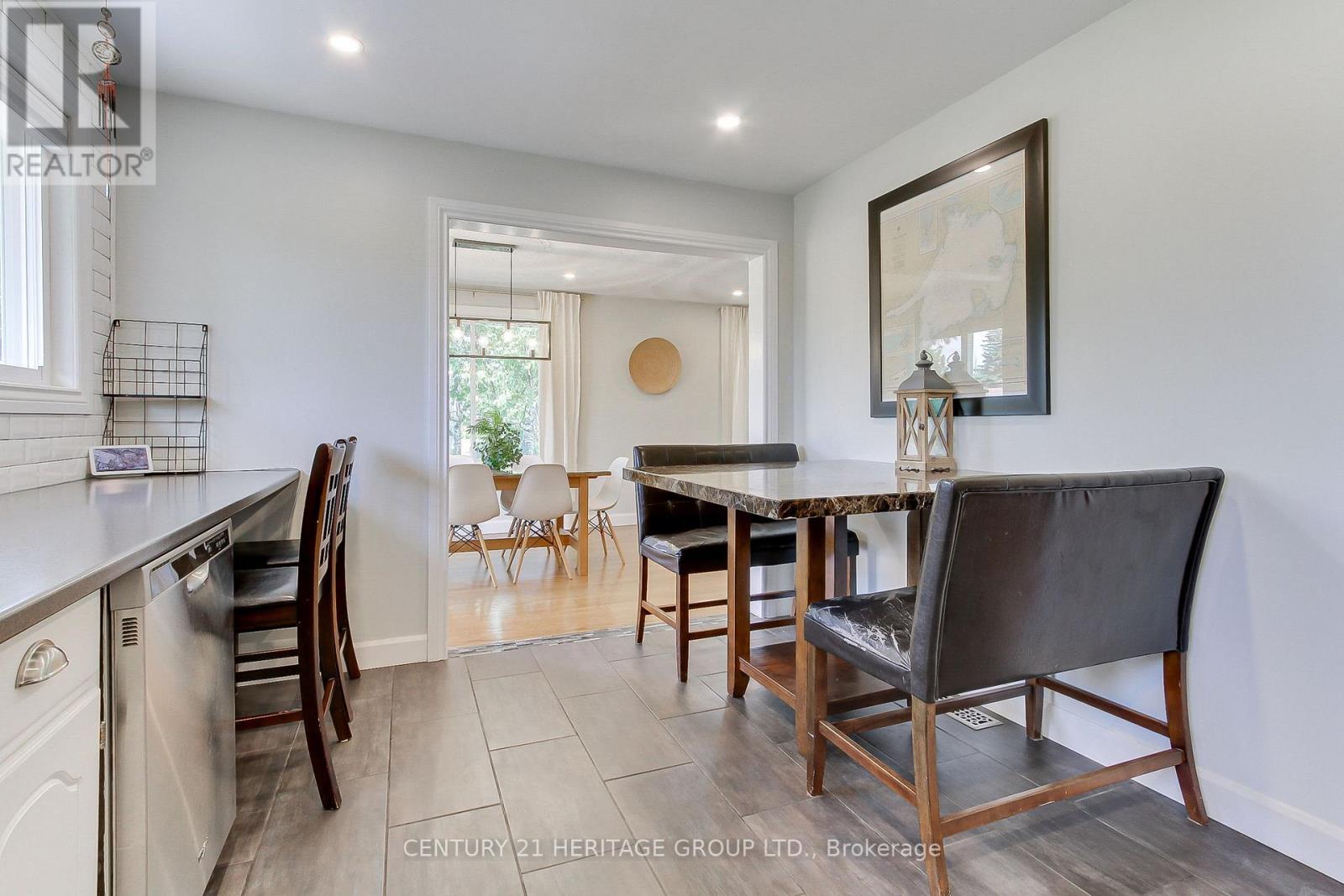 50 Marine Drive, Innisfil, Ontario  L0L 1R0 - Photo 15 - N12921602