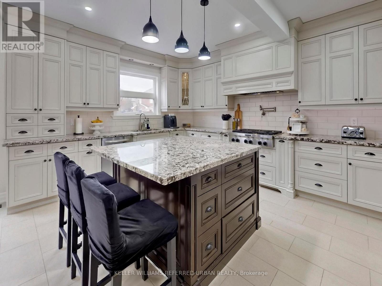 208 Maria Antonia Road, Vaughan, Ontario  L4H 2Z4 - Photo 13 - N12921608