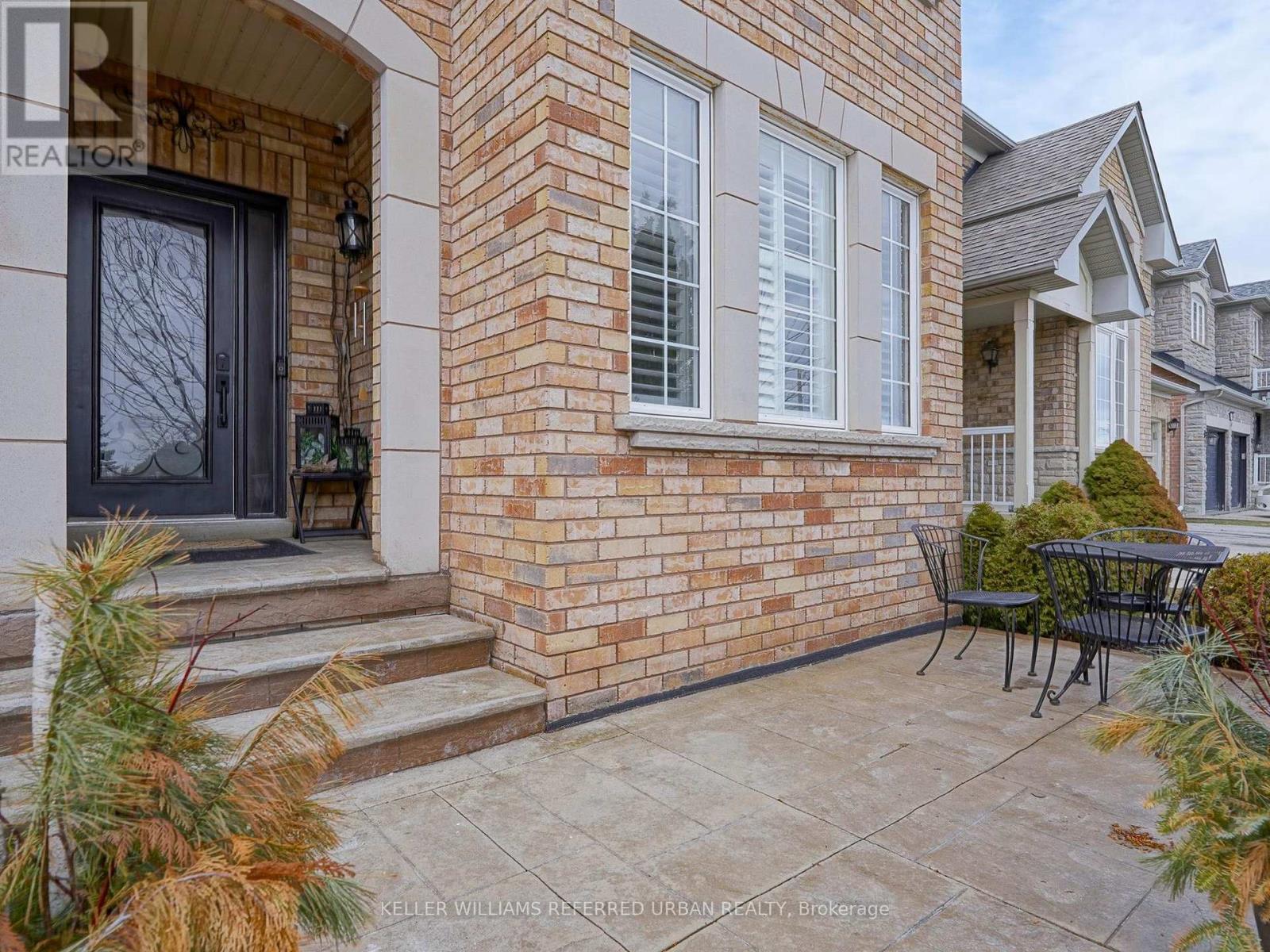 208 Maria Antonia Road, Vaughan, Ontario  L4H 2Z4 - Photo 2 - N12921608