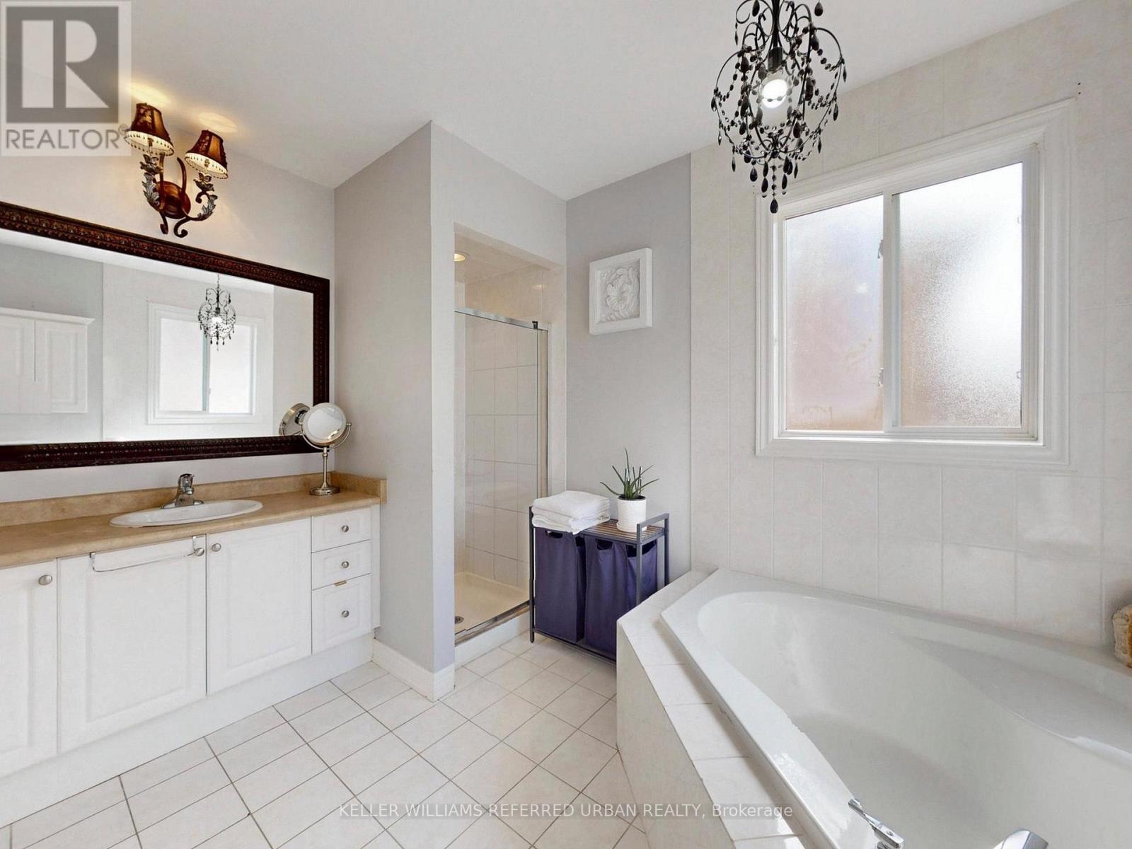 208 Maria Antonia Road, Vaughan, Ontario  L4H 2Z4 - Photo 24 - N12921608