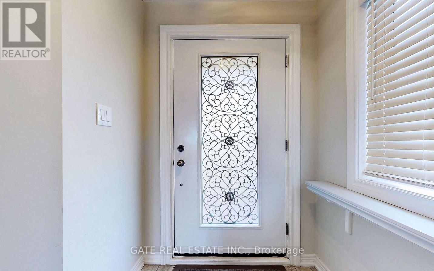 91 Primeau Drive, Aurora, Ontario  L4G 6Z3 - Photo 3 - N12921646