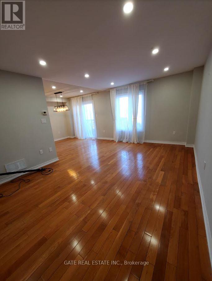 91 Primeau Drive, Aurora, Ontario  L4G 6Z3 - Photo 5 - N12921646