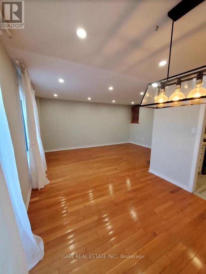 91 Primeau Drive, Aurora, Ontario  L4G 6Z3 - Photo 6 - N12921646