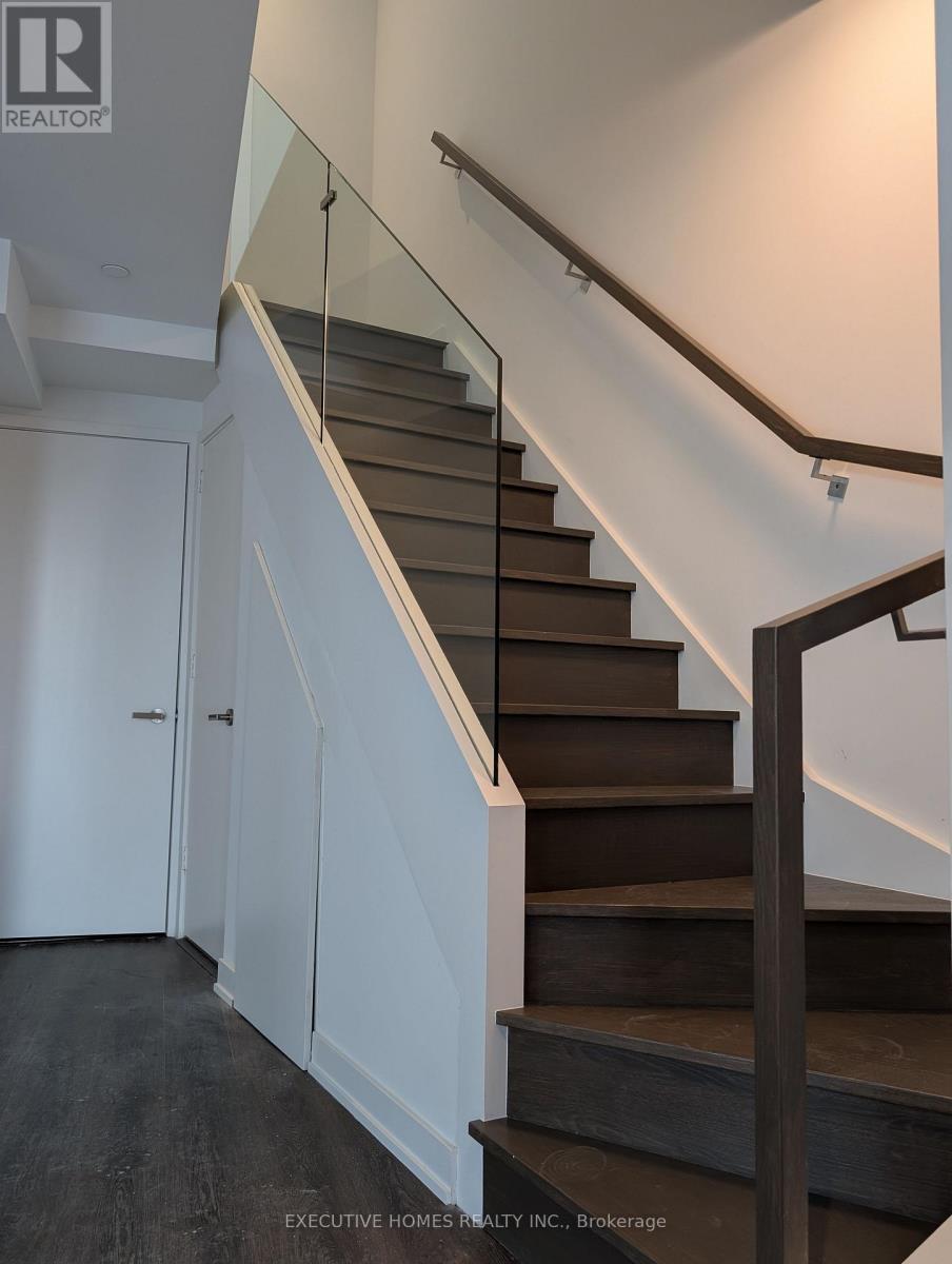 491 Soho Avenue, Mississauga, Ontario  L5B 0K7 - Photo 6 - W12921562