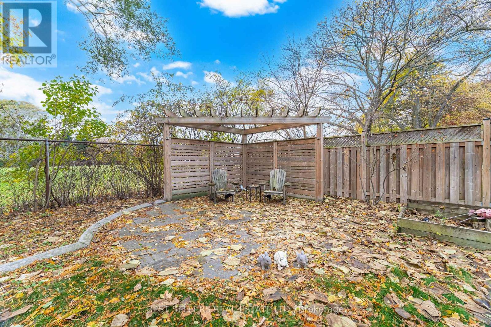 898 Parkland Ave Avenue, Mississauga, Ontario  L5H 3H1 - Photo 23 - W12921574