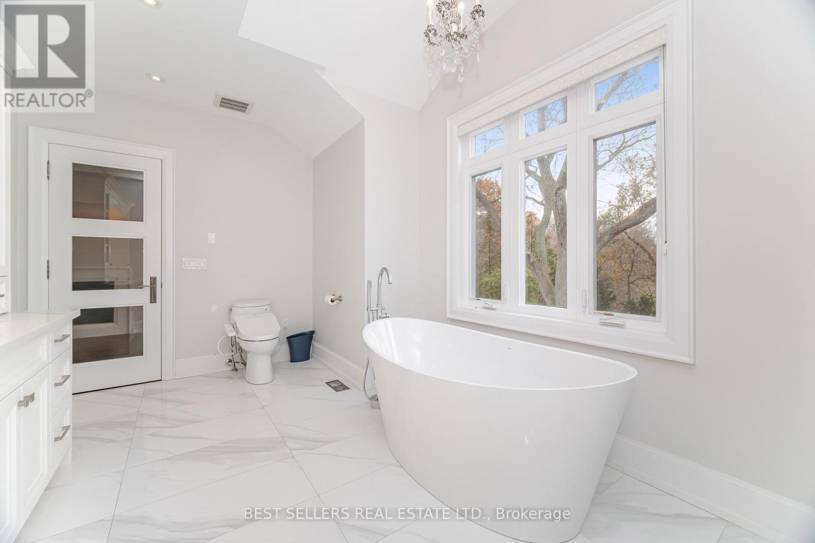 898 Parkland Ave Avenue, Mississauga, Ontario  L5H 3H1 - Photo 28 - W12921574