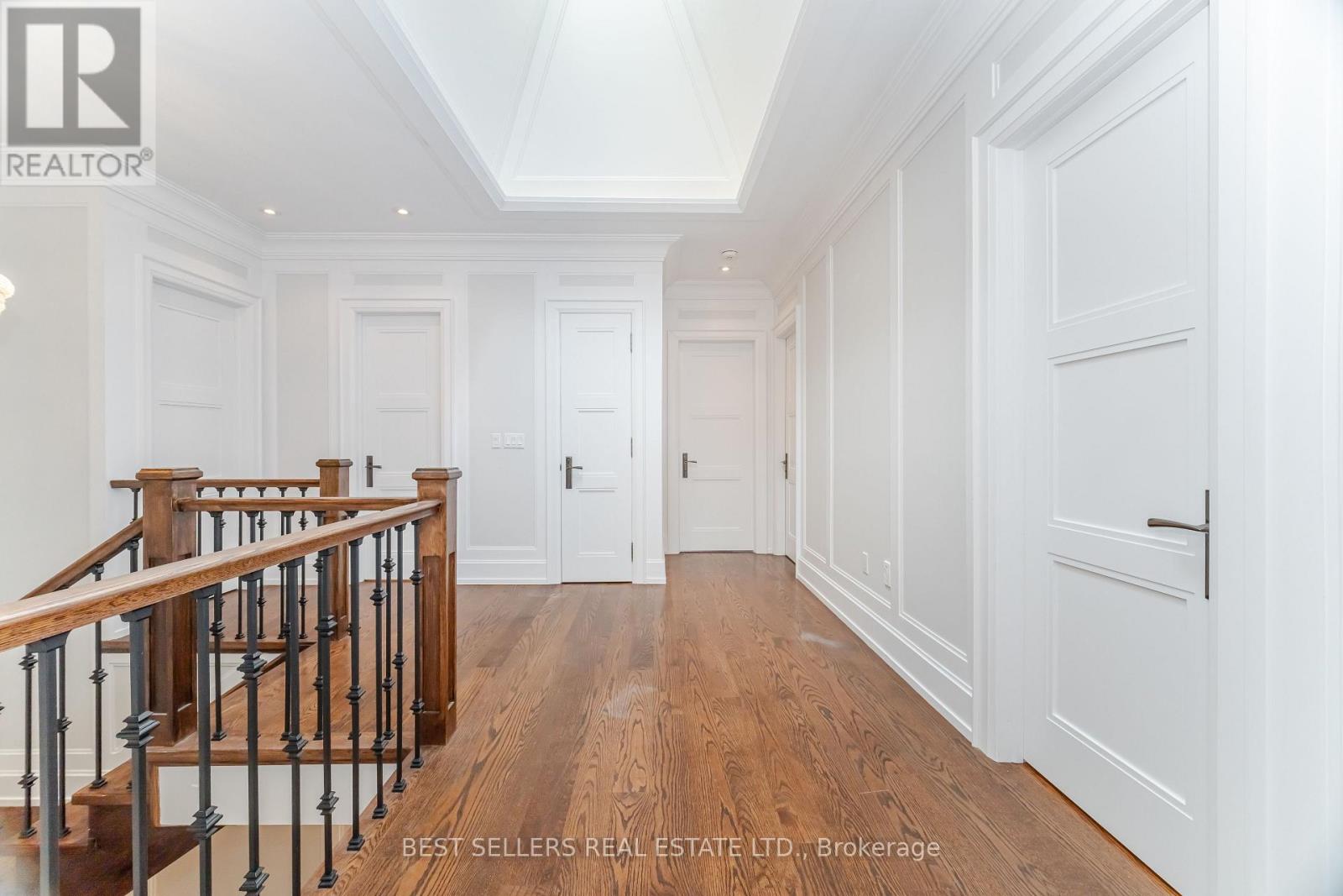 898 Parkland Ave Avenue, Mississauga, Ontario  L5H 3H1 - Photo 30 - W12921574