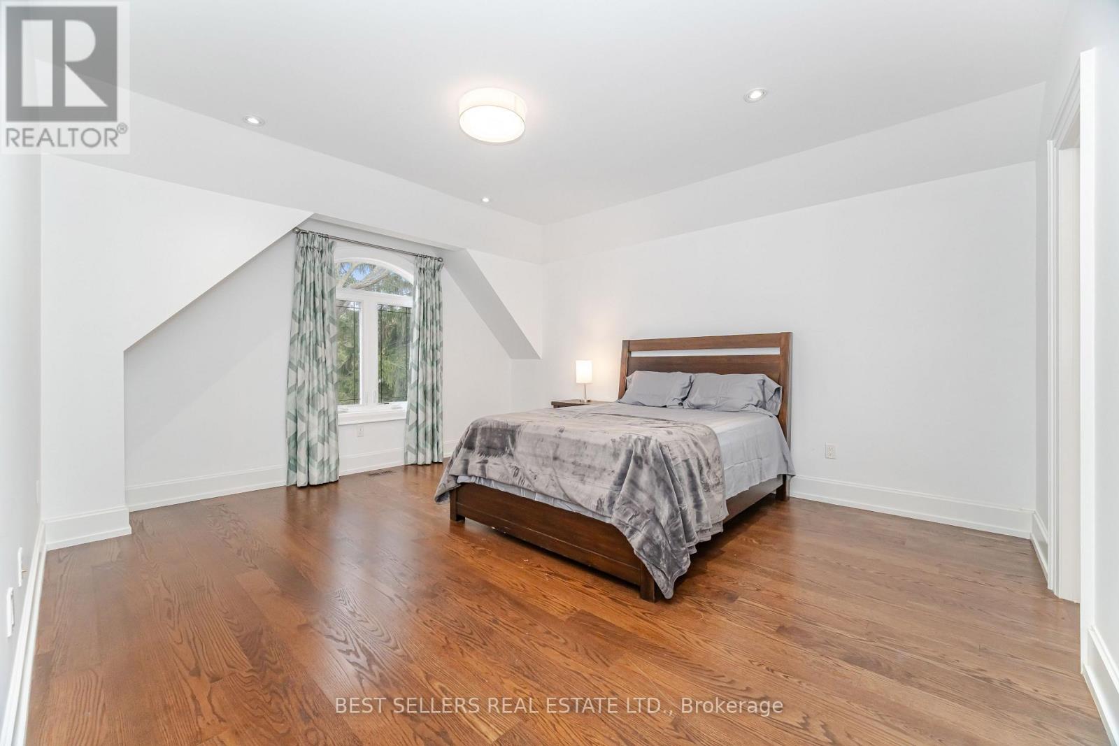 898 Parkland Ave Avenue, Mississauga, Ontario  L5H 3H1 - Photo 31 - W12921574