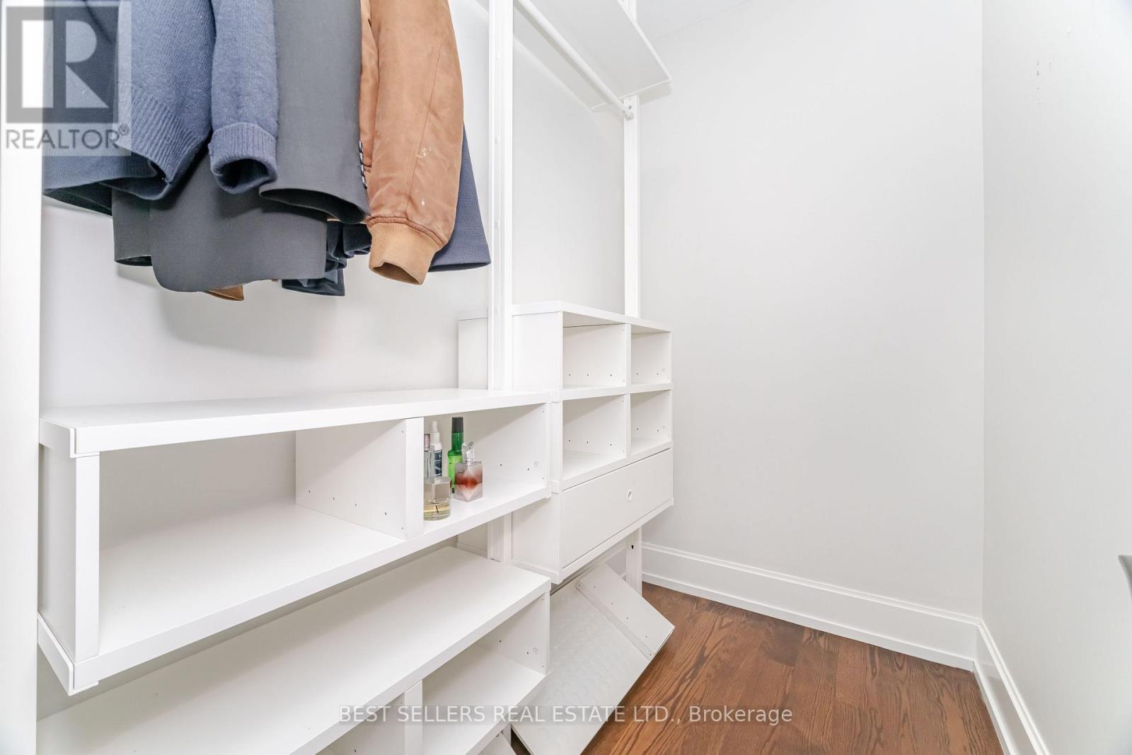 898 Parkland Ave Avenue, Mississauga, Ontario  L5H 3H1 - Photo 35 - W12921574