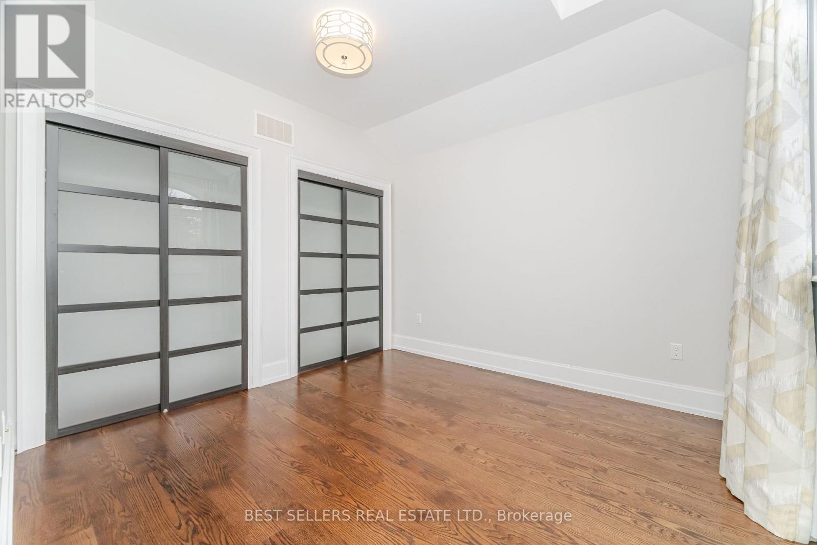 898 Parkland Ave Avenue, Mississauga, Ontario  L5H 3H1 - Photo 39 - W12921574