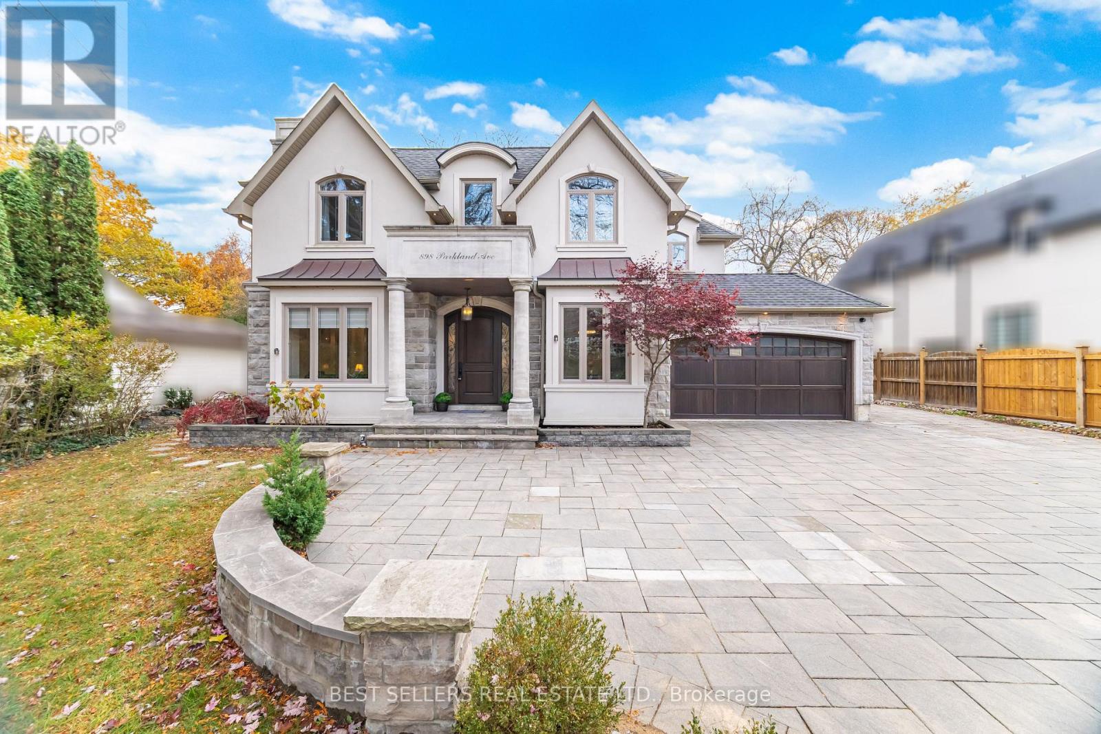 898 Parkland Ave Avenue, Mississauga, Ontario  L5H 3H1 - Photo 4 - W12921574