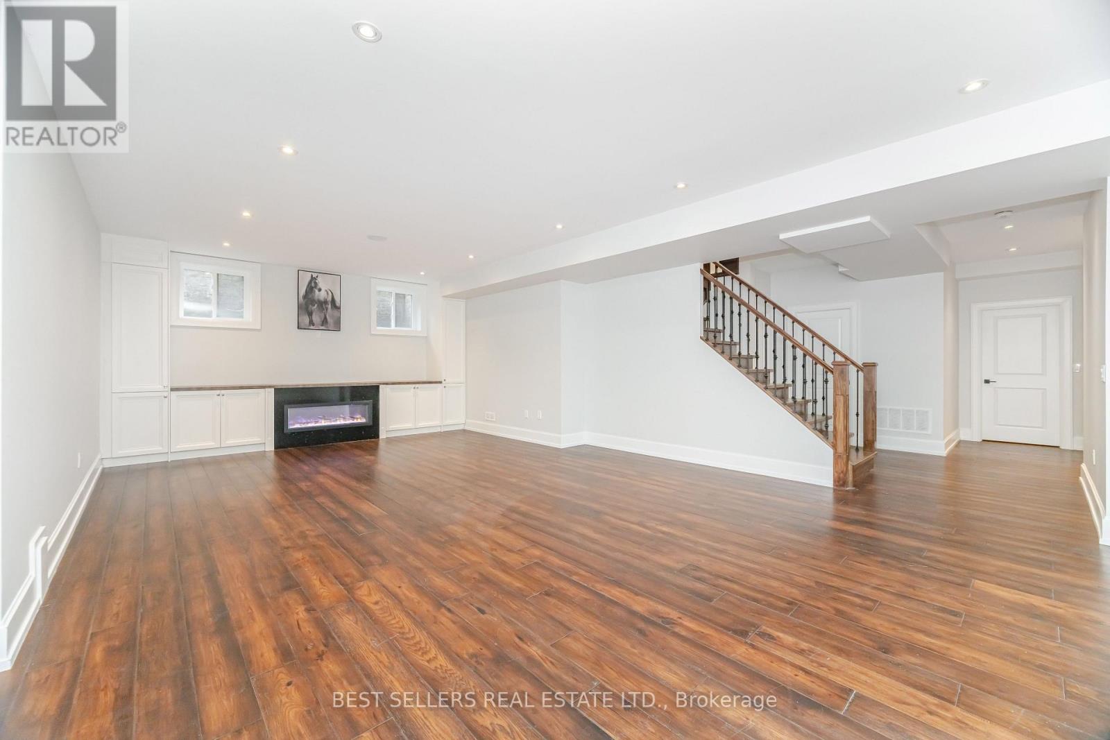 898 Parkland Ave Avenue, Mississauga, Ontario  L5H 3H1 - Photo 44 - W12921574