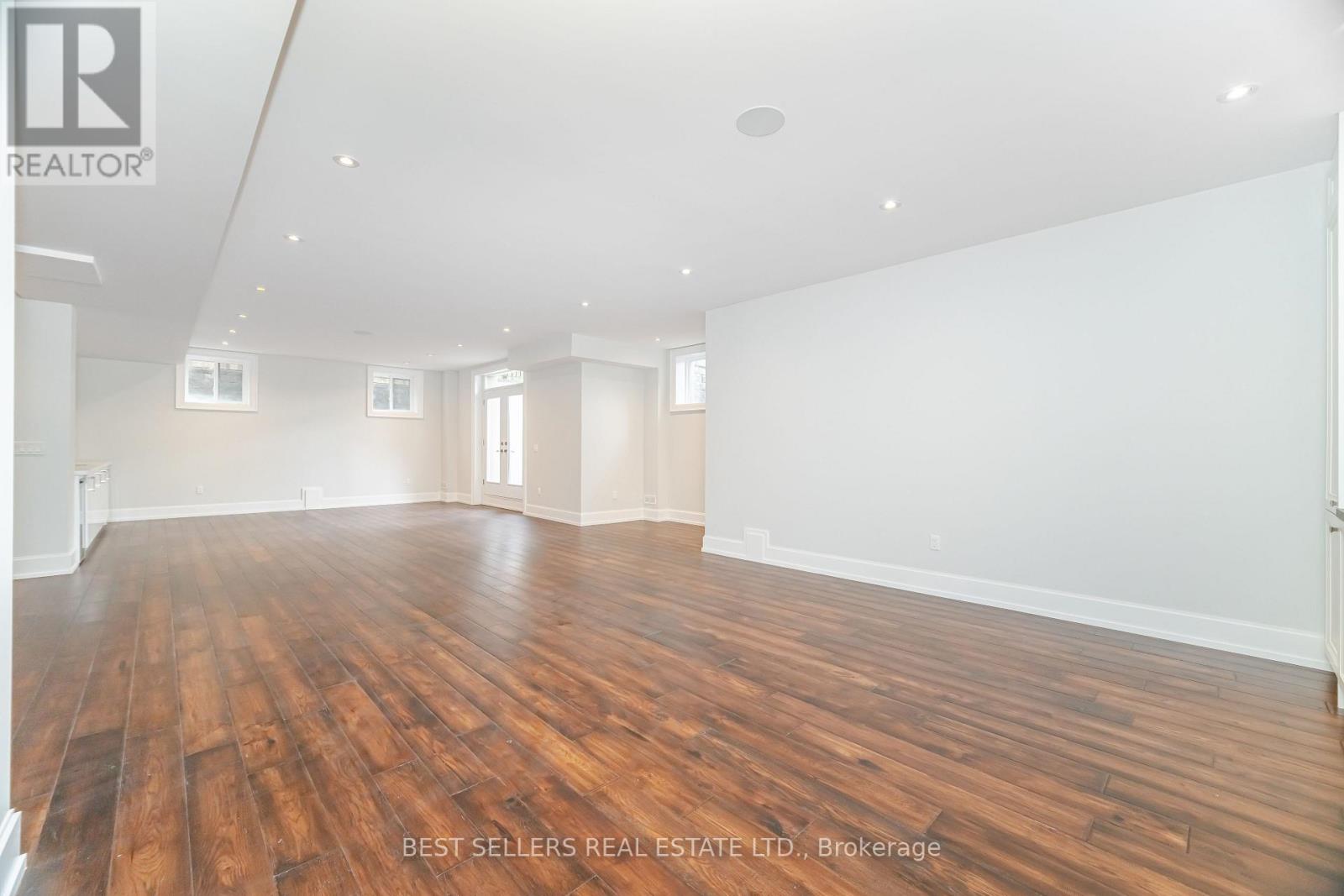 898 Parkland Ave Avenue, Mississauga, Ontario  L5H 3H1 - Photo 46 - W12921574