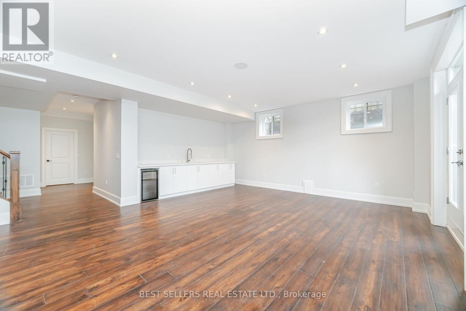 898 Parkland Ave Avenue, Mississauga, Ontario  L5H 3H1 - Photo 48 - W12921574