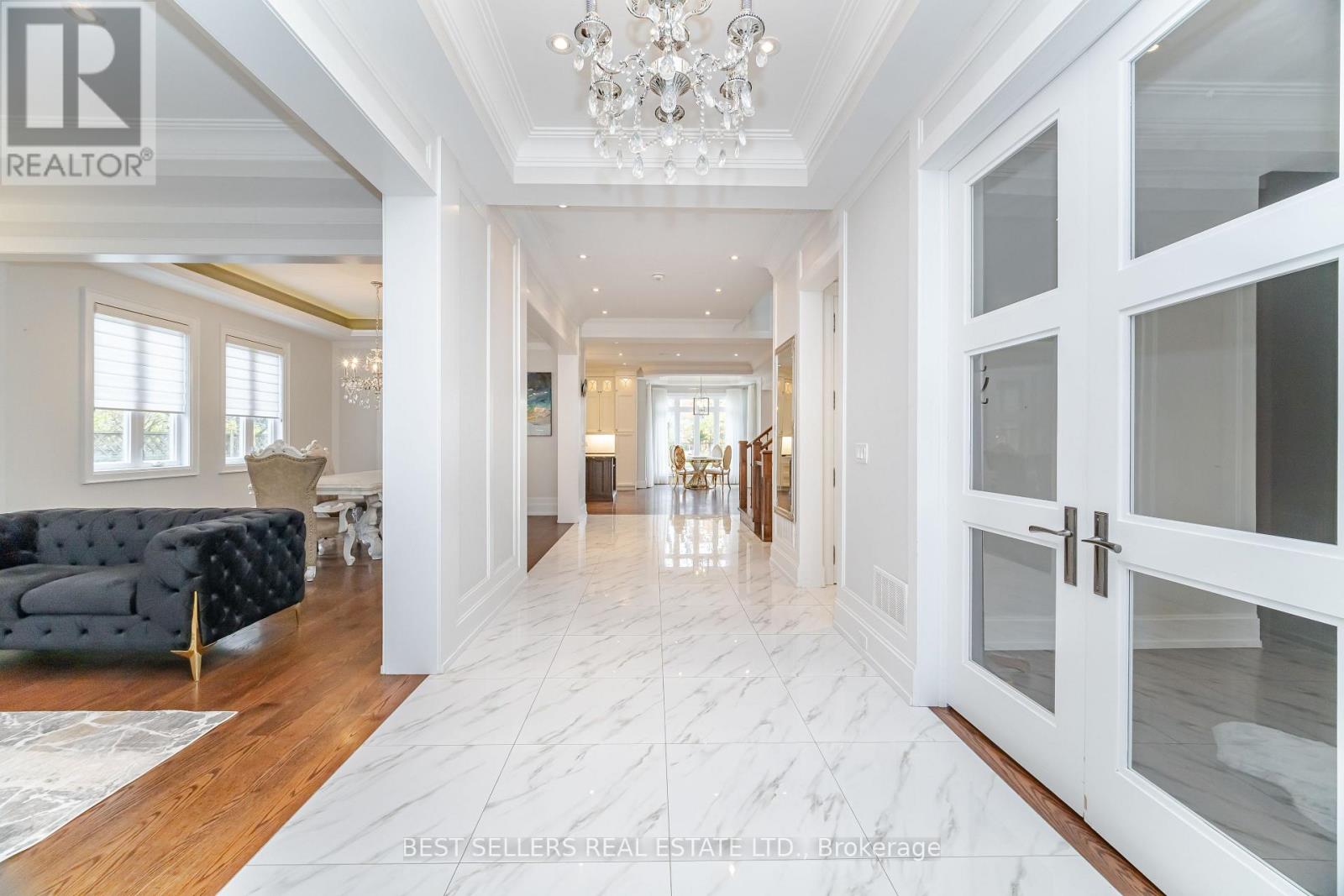 898 Parkland Ave Avenue, Mississauga, Ontario  L5H 3H1 - Photo 8 - W12921574