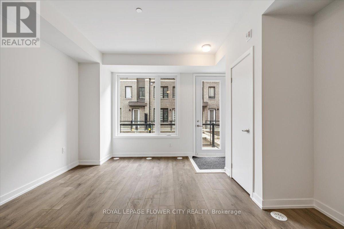 3 - 3421 Ridgeway Drive, Mississauga, Ontario  L5L 0C1 - Photo 4 - W12921638