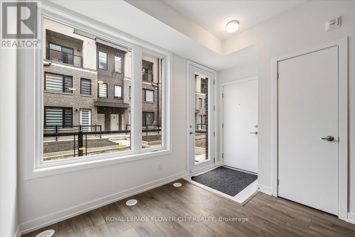 3 - 3421 Ridgeway Drive, Mississauga, Ontario  L5L 0C1 - Photo 5 - W12921638