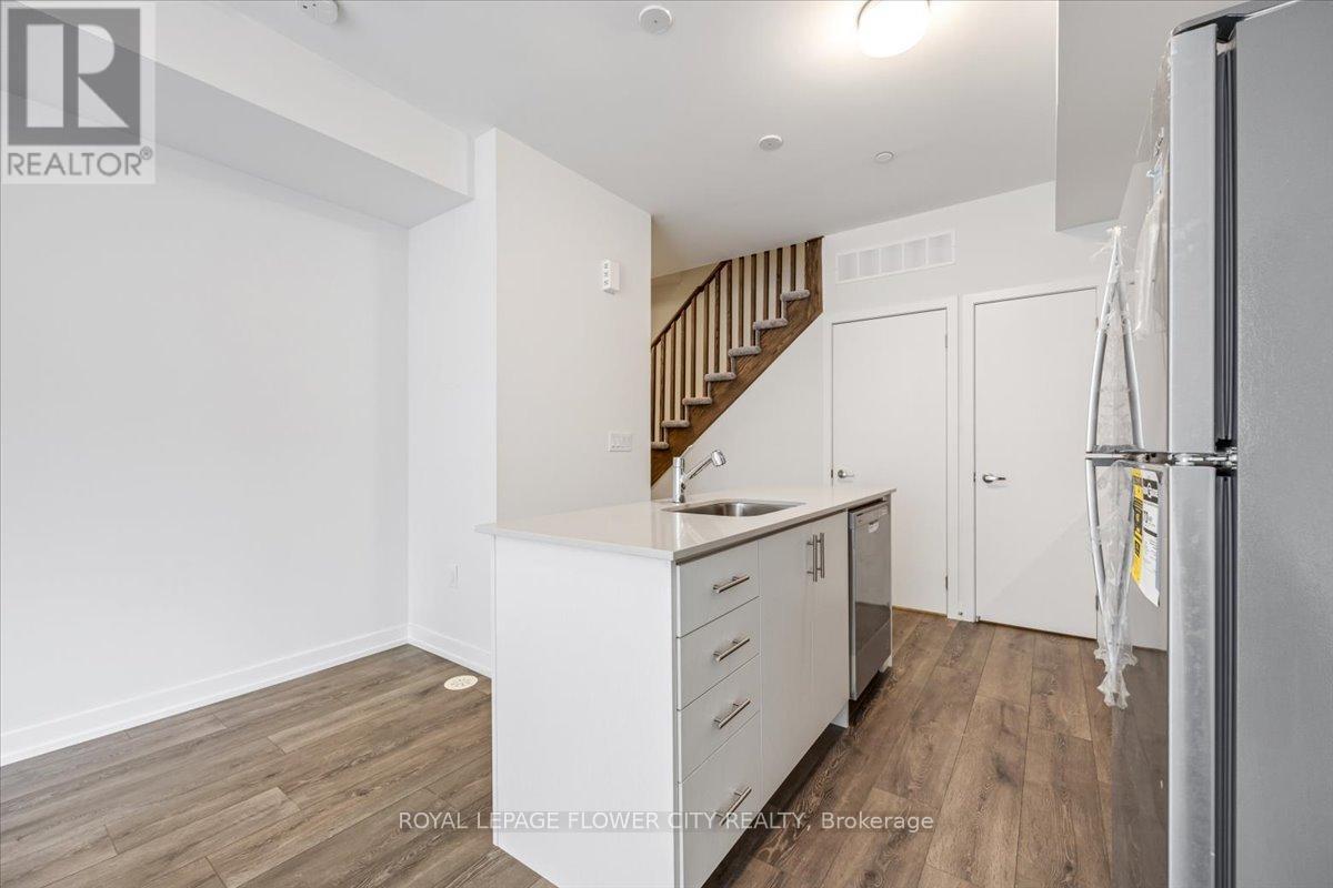 3 - 3421 Ridgeway Drive, Mississauga, Ontario  L5L 0C1 - Photo 9 - W12921638