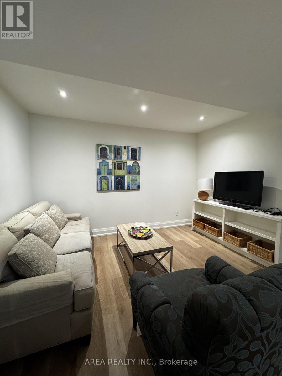 LOWER - 1413 QUEEN VICTORIA AVENUE, Mississauga, Ontario