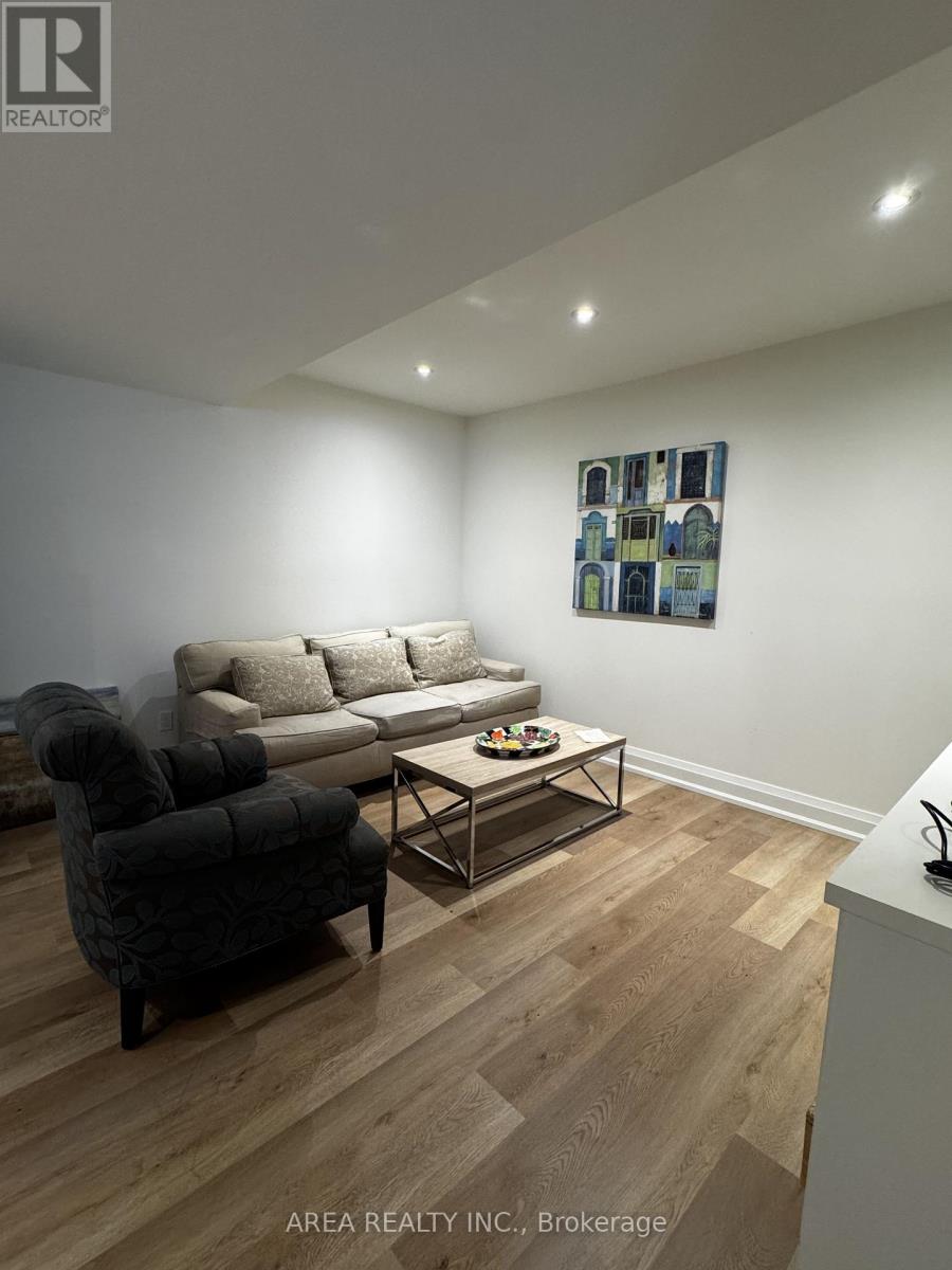 Lower - 1413 Queen Victoria Avenue, Mississauga, Ontario  L5H 3H2 - Photo 2 - W12921640