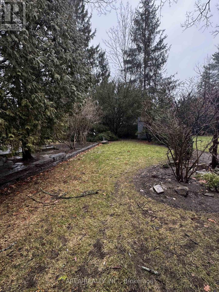 Lower - 1413 Queen Victoria Avenue, Mississauga, Ontario  L5H 3H2 - Photo 6 - W12921640