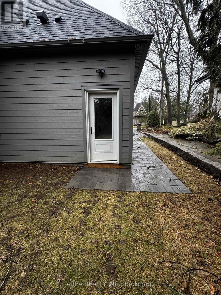 Lower - 1413 Queen Victoria Avenue, Mississauga, Ontario  L5H 3H2 - Photo 7 - W12921640