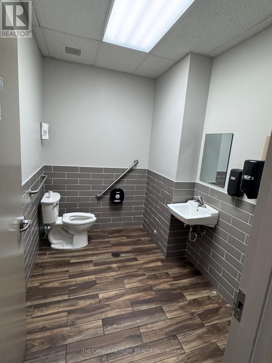 5010 Pinedale Avenue, Burlington, Ontario  L7L 0G3 - Photo 6 - W12921648