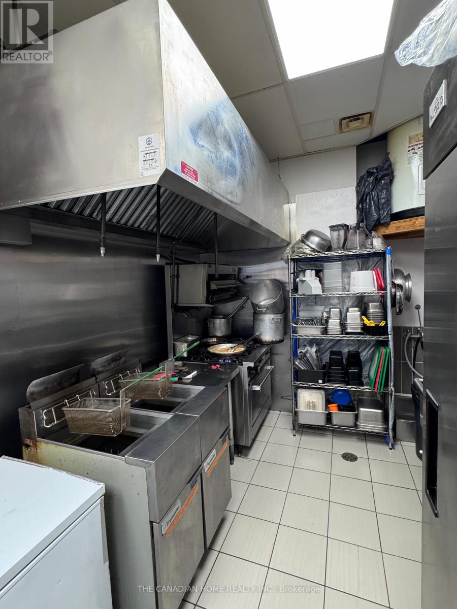 5010 Pinedale Avenue, Burlington, Ontario  L7L 0G3 - Photo 7 - W12921648