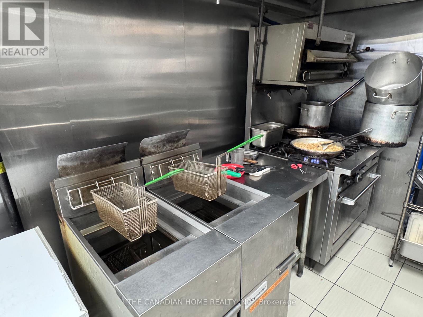 5010 Pinedale Avenue, Burlington, Ontario  L7L 0G3 - Photo 8 - W12921648