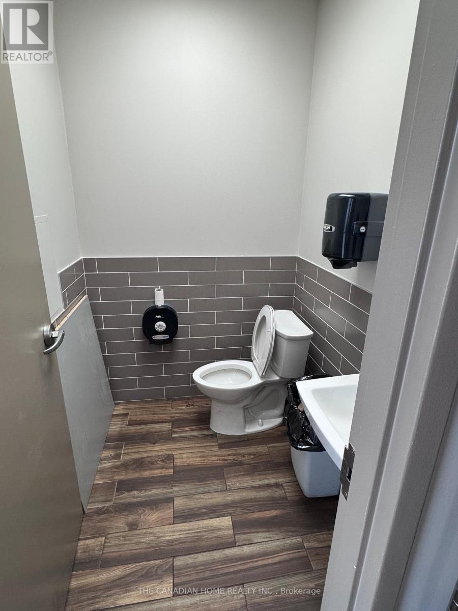 5010 Pinedale Avenue, Burlington, Ontario  L7L 0G3 - Photo 9 - W12921648