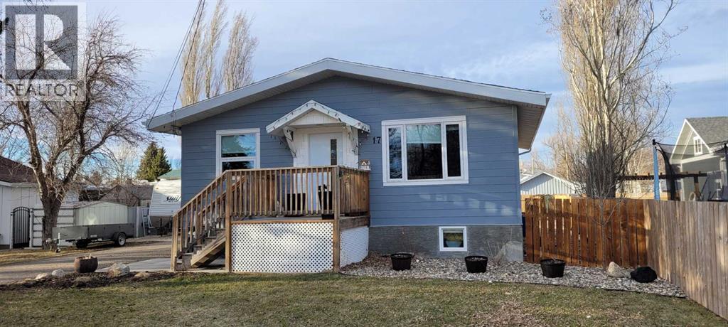 17w Civic Avenue, Magrath, Alberta  T0K 1J0 - Photo 1 - A2296236