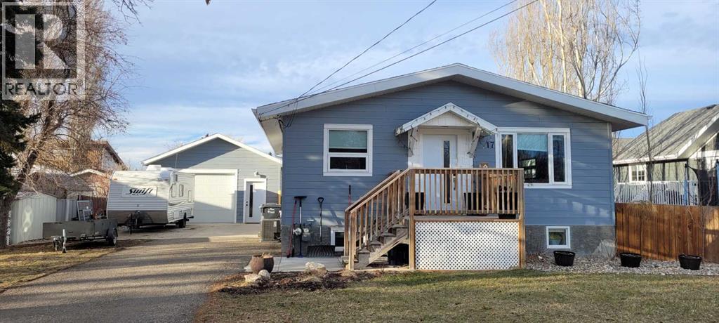 17w Civic Avenue, Magrath, Alberta  T0K 1J0 - Photo 2 - A2296236
